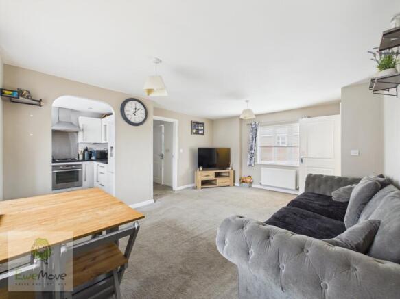 Toad Hall Crescent, Chattenden, Rochester ME3 8PA photo 4