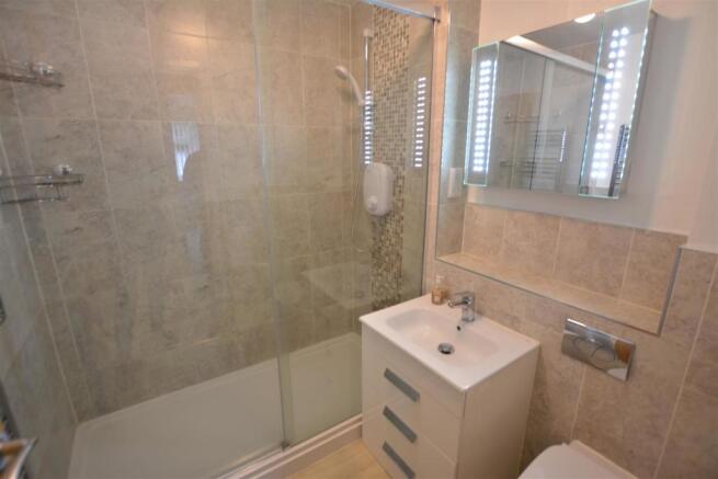 Bathroom .JPG