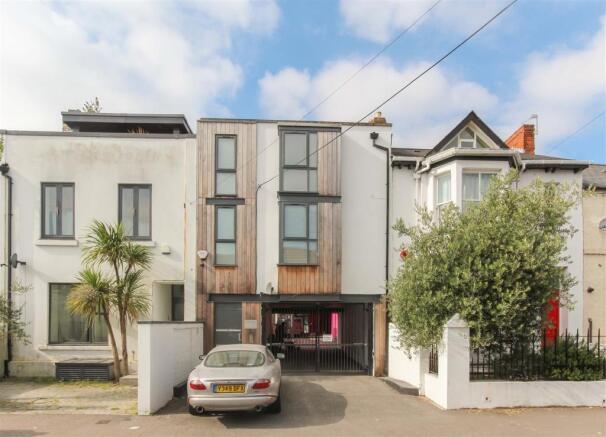 5 severn square ext.jpg
