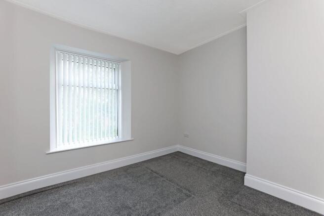 2 bed Terraced to rent Image 12
