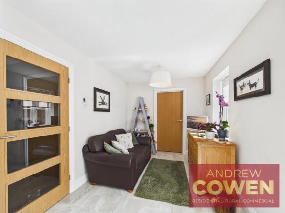 4 bed House for sale Image 10
