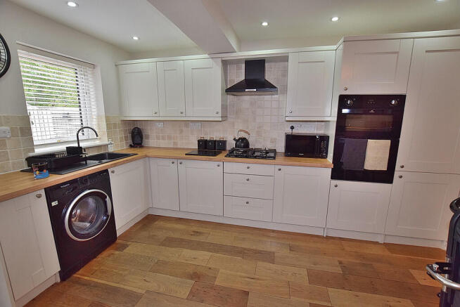 3 bed Terraced for sale Image 6