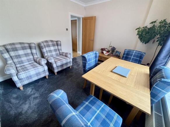 4 bed Detached Bungalow for sale Image 10
