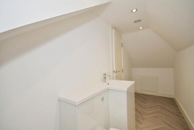 4 bed Detached for sale Image 12