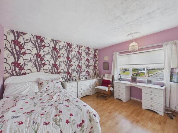 3 bed Town House for sale Image 8