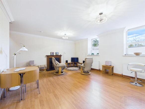 Sitting Room & Dining Area