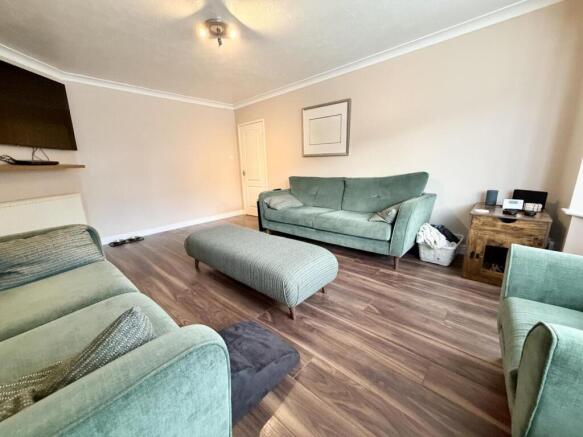 3 bed Semi-Detached for sale Image 9