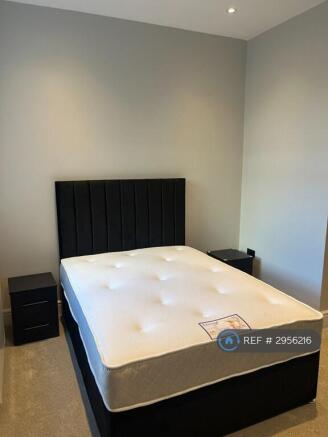 Studio to rent Image 8