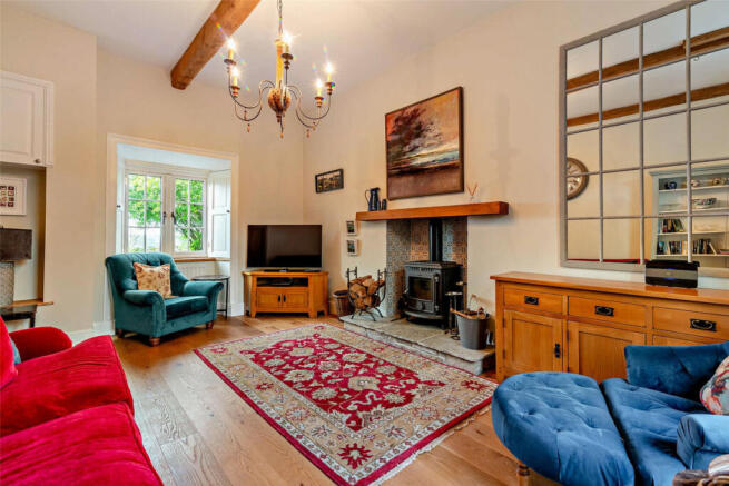 6 bed Detached for sale Image 7