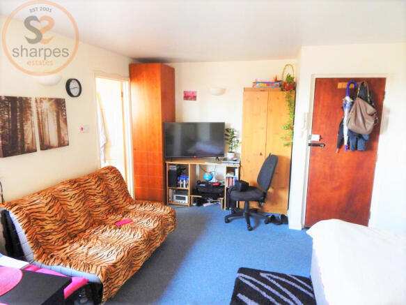 3. Living Area.JPG