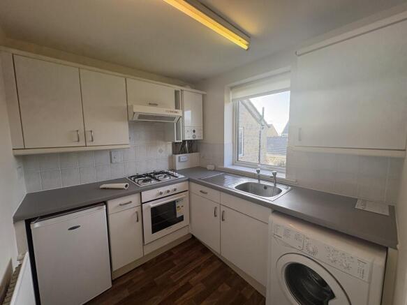 3 bed Apartment to rent Image 4