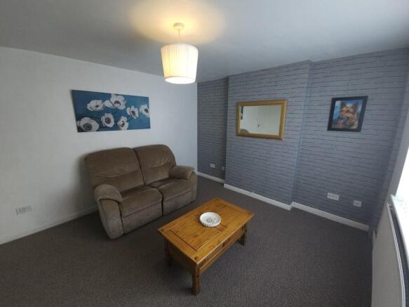 3 bed Semi-Detached to rent Image 9