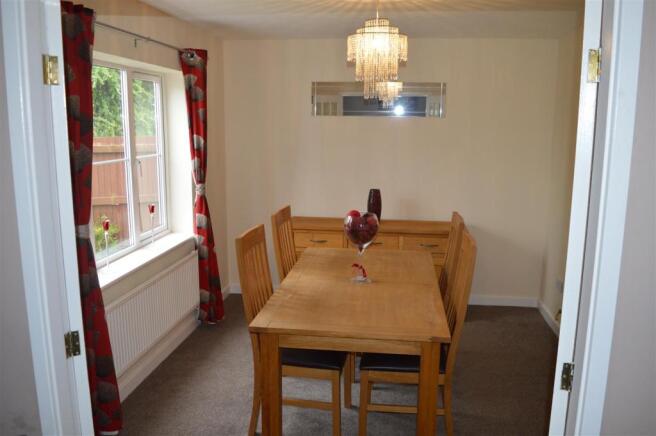 DINING ROOM.JPG