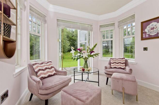 Lounge Bay Window