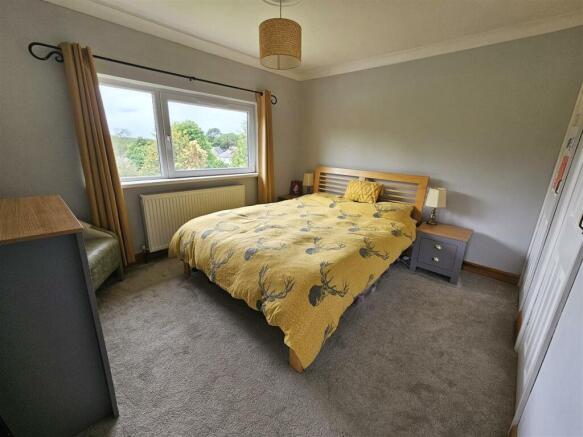 Bedroom 1.jpg