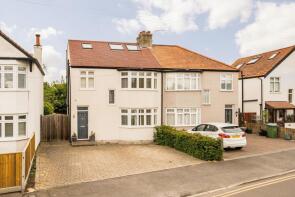3, Brampton Gardens, Hersham, Walton-on-thames KT12 5HW