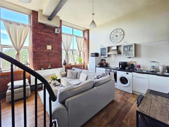 2 bed Apartment for sale Image 8