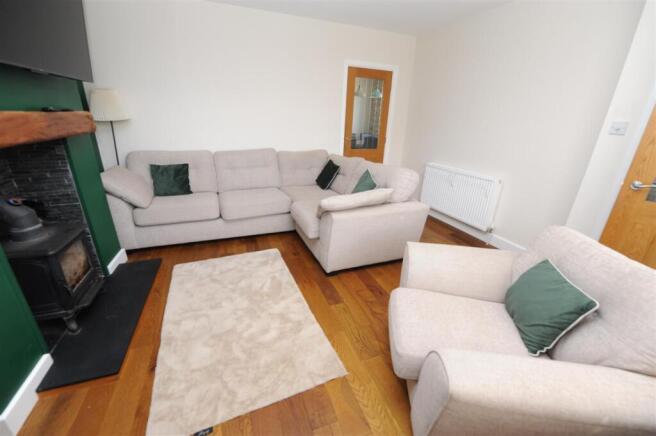 4 bed Semi-Detached for sale Image 5