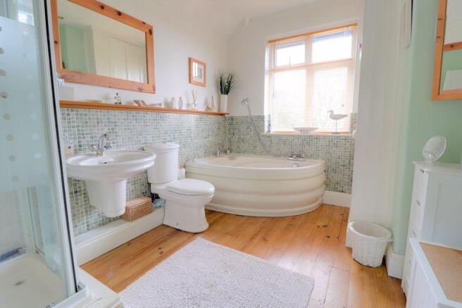 Family Bath/Sh...