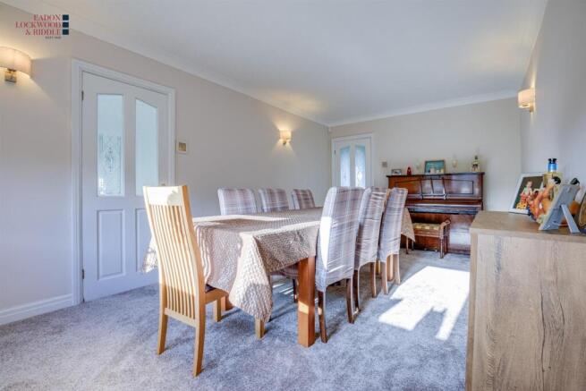 4 bed Detached for sale Image 5