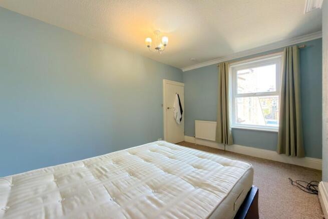 2 bed Flat for sale Image 8