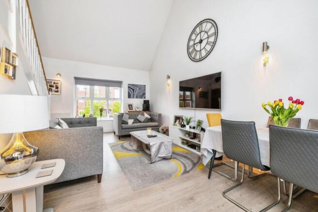 Lounge/Dining Room