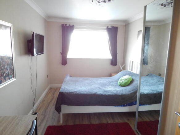 Bed2.JPG