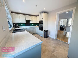 124, Fox Lane, Leyland PR25 1HB
