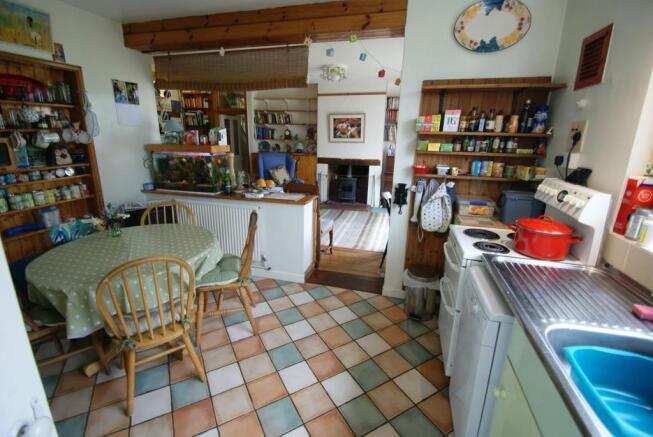Kitchen/Breakfast...