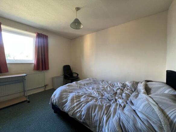 bed 1.jpg