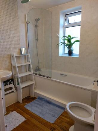 Photo 10