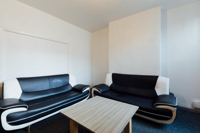 6 bed House to rent Image 10