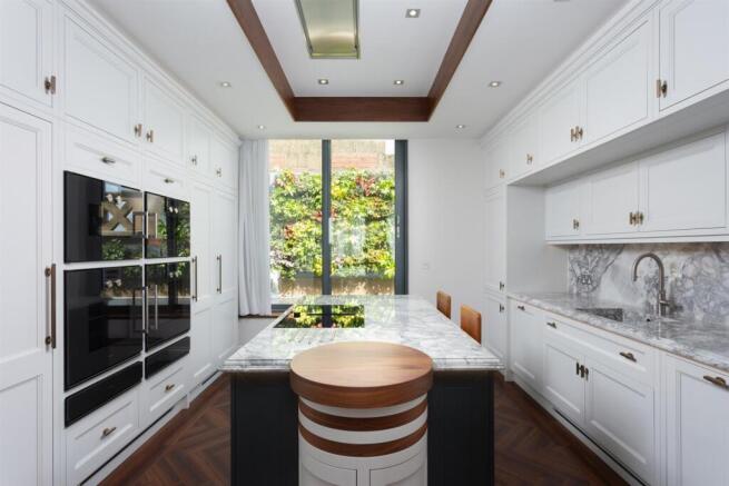 3 bed Apartment for sale Image 7