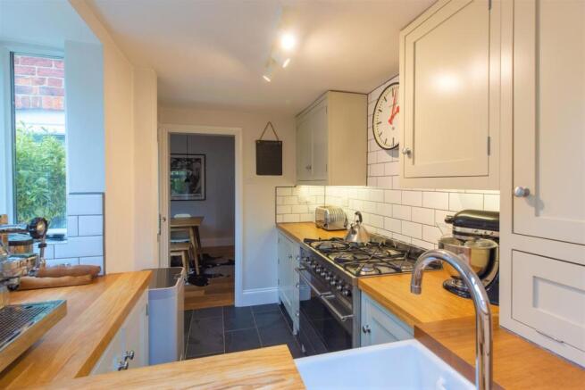 BESPOKE SHAKER - STYLE KITCHEN