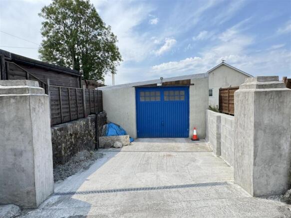 Garage: