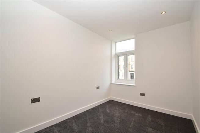 2 bed Maisonette to rent Image 6
