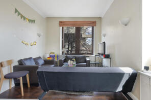 215, 9 Whitehouse Apartments, Belvedere Road, London SE1 8YR