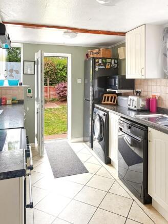 3 bed Semi-Detached for sale Image 8