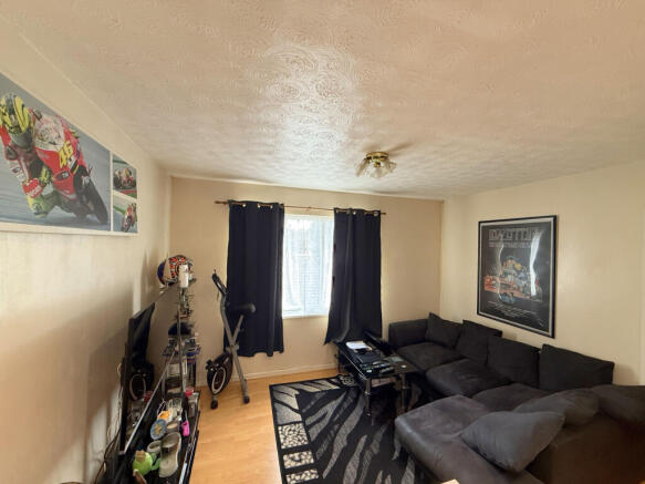 Coventry Close, Tewkesbury, GL20 photo 3