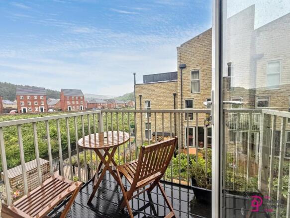 2 bed Town House to rent Image 11