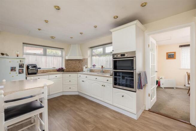 Ashdale Road 9 Kitchen-1.jpg