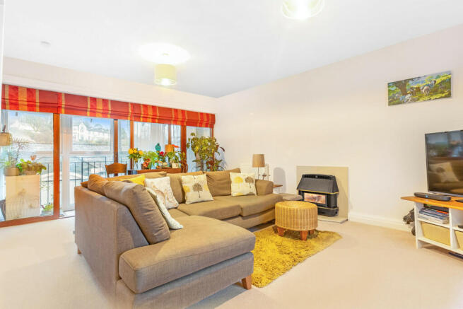 Living / Dining R...
