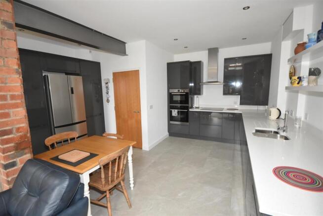 Kitchen/Breakfast Room