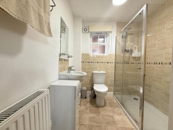 2 bed Ground Flat for sale Image 8