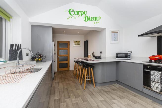 3 bed Detached for sale Image 9