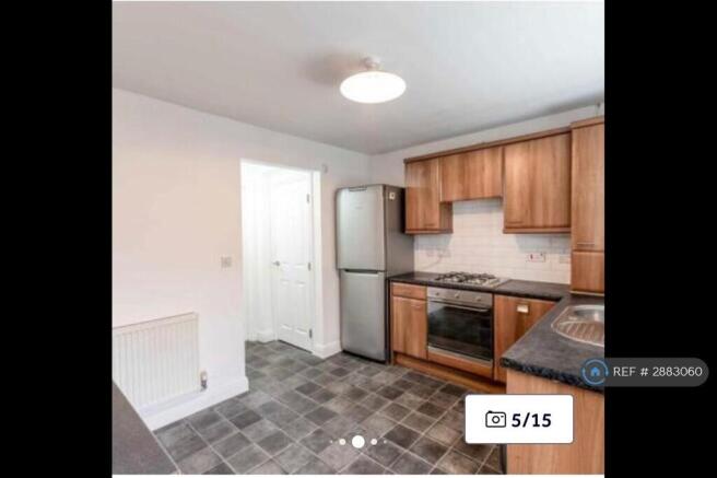 2 bed Terraced to rent Image 5