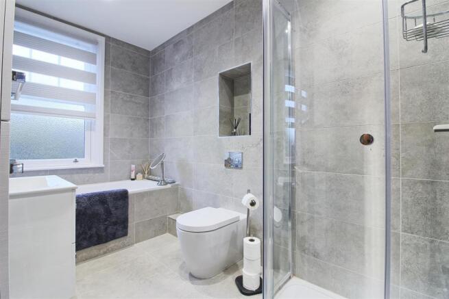 LUXURY BATHROOM