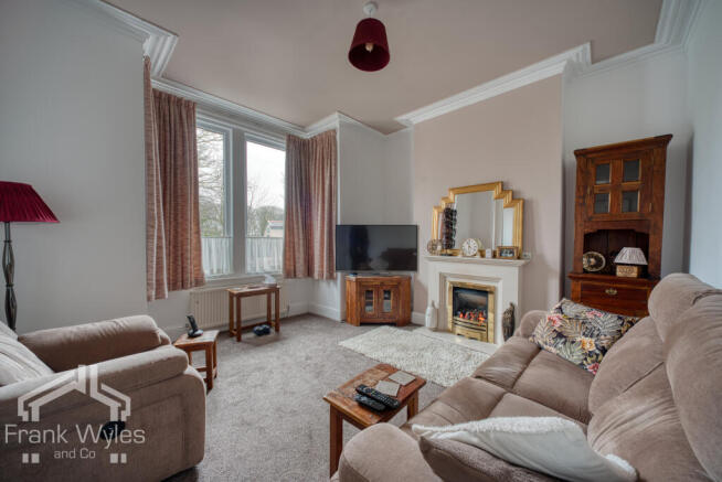 _D751781_hdr