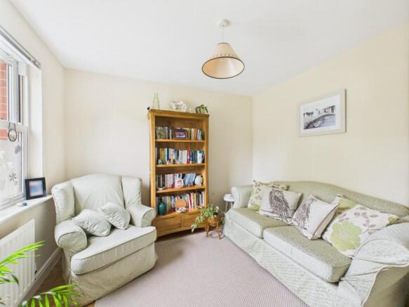 4 bed House for sale Image 11