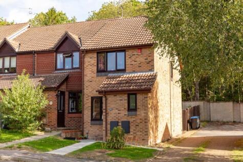 Woodbury Avenue, East Grinstead, RH19